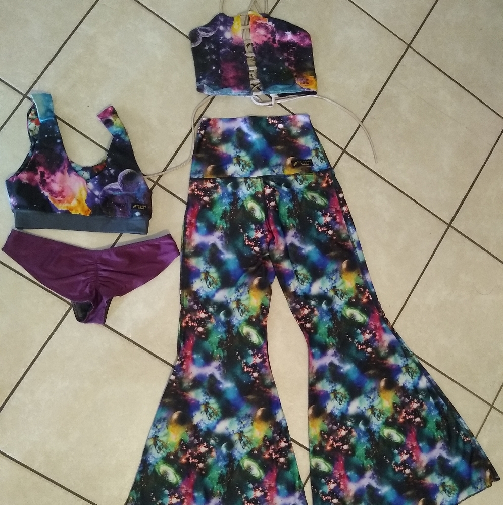Savage swim 4 piece galaxy swimwear SET size small /medium bikini tops & bottoms